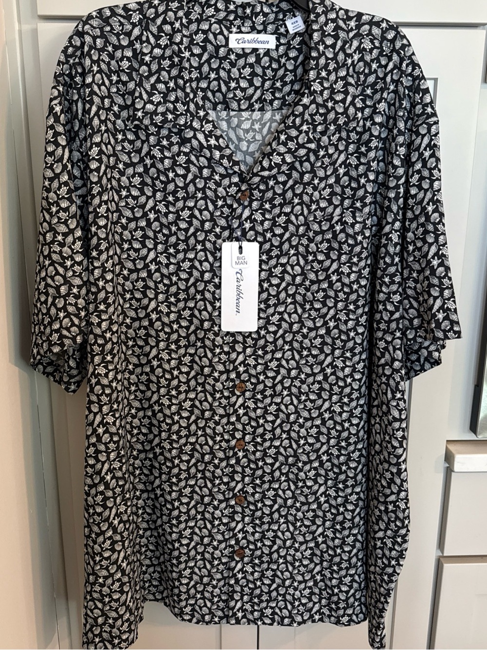 Caribbean Mens Shirt 4XB Black White Seashell Print Short Sleeve NWT